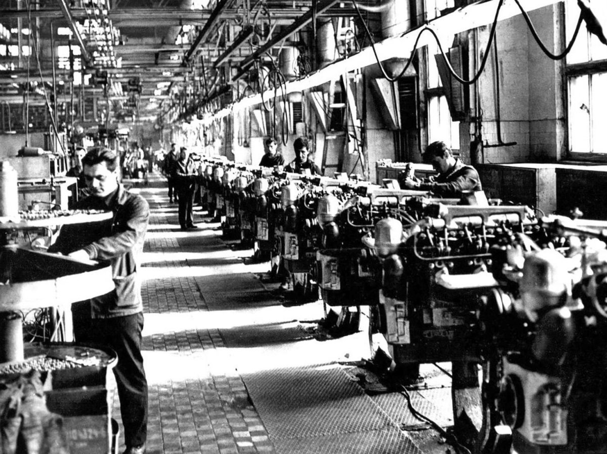 Ярославль Ярославский моторный завод в СССР