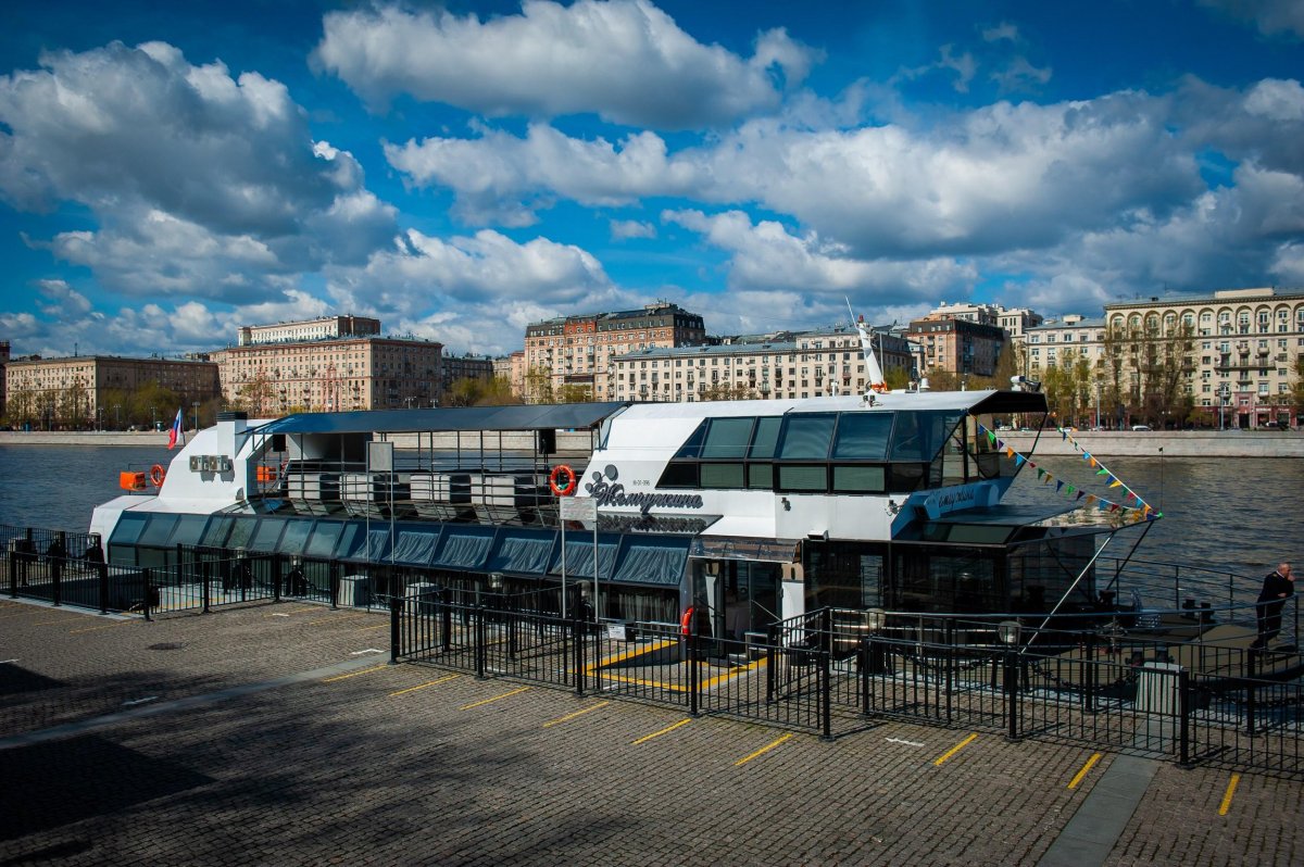 Теплоход Москва Жемчужина зимой