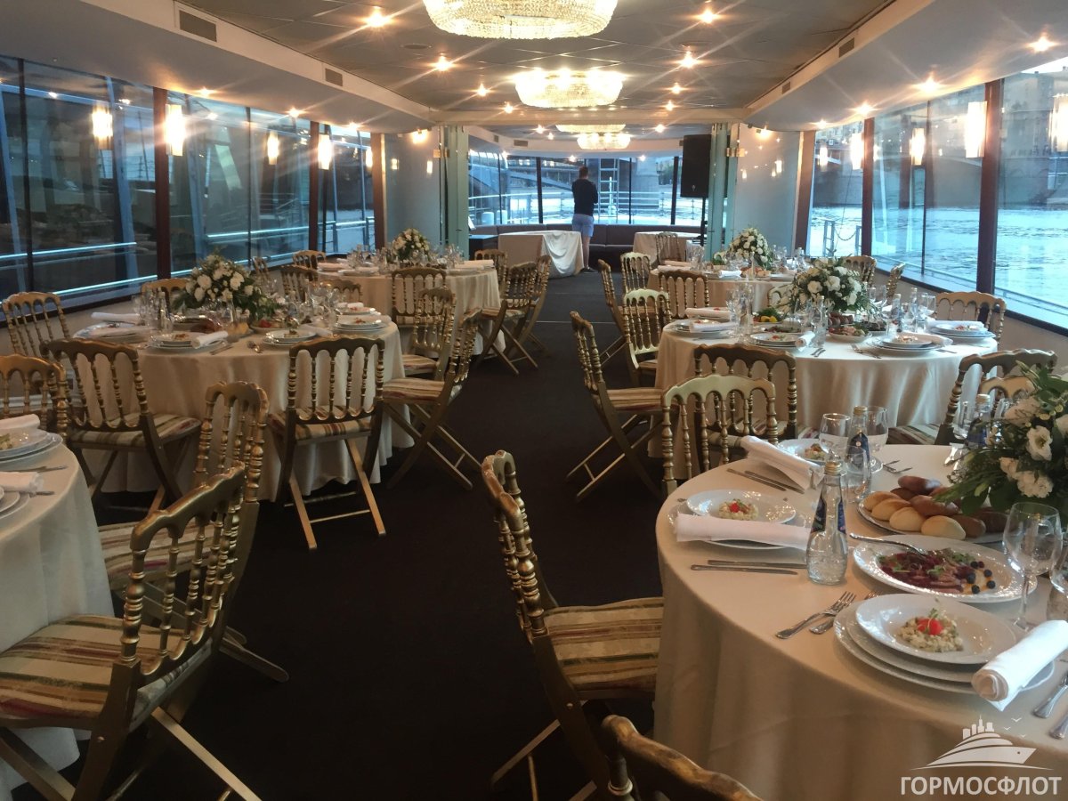 Ривер лаунж теплоход