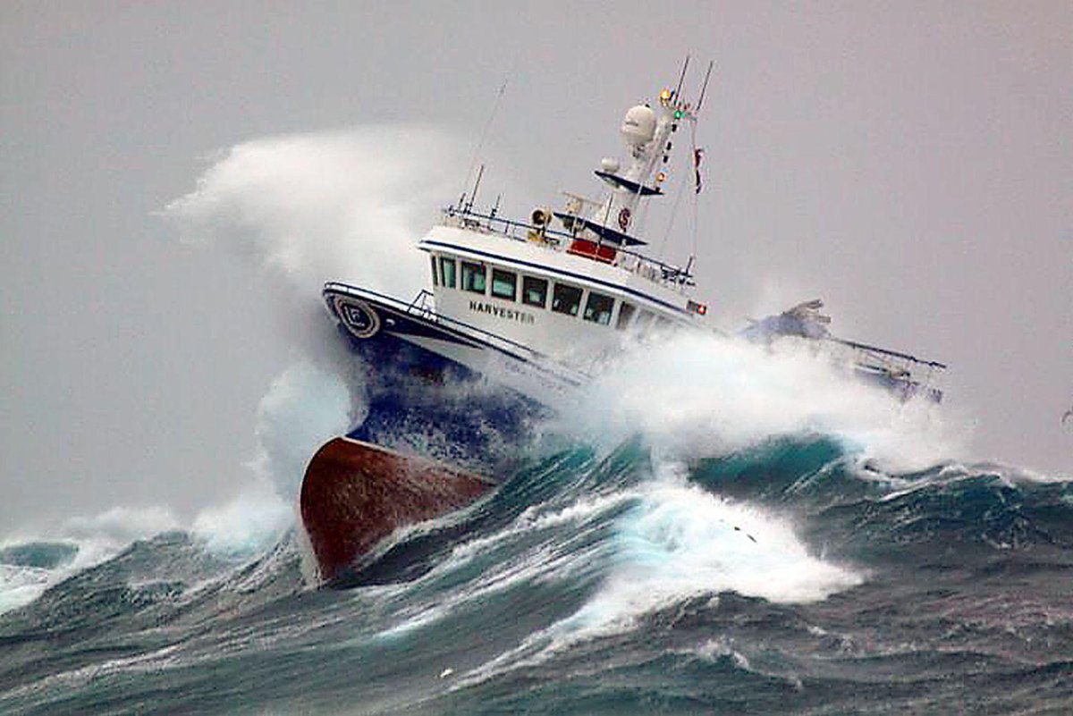 Баренцево море корабли шторм