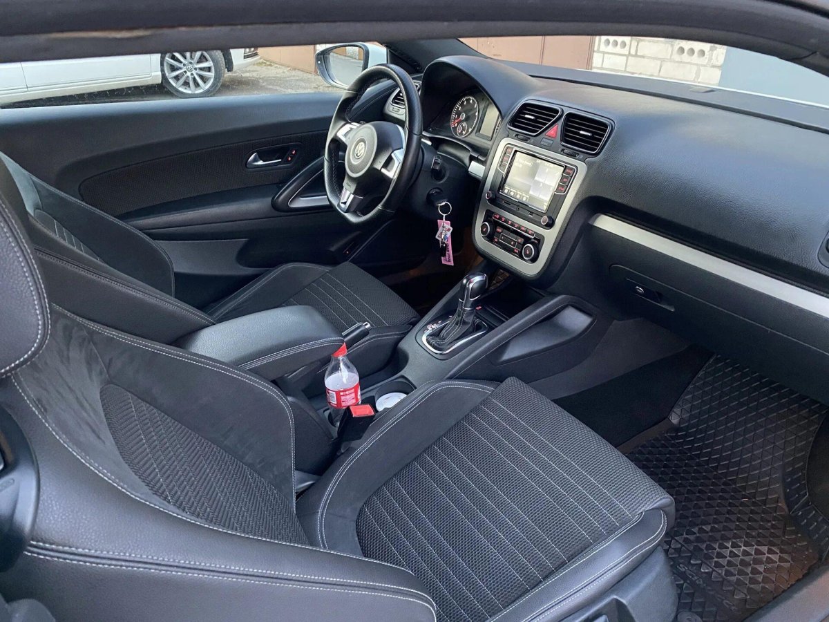 Салон VW Scirocco 2011