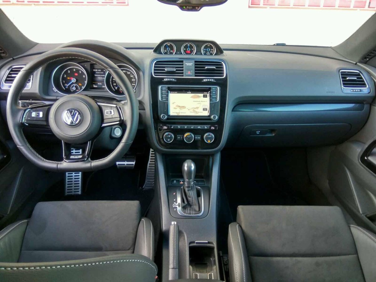 VW Scirocco салон