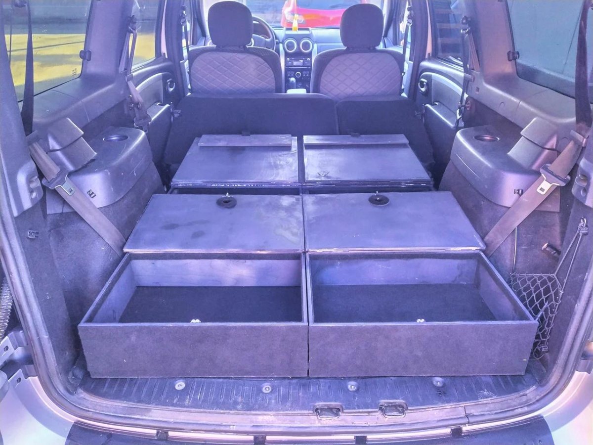 Органайзер ровный пол Лада Ларгус