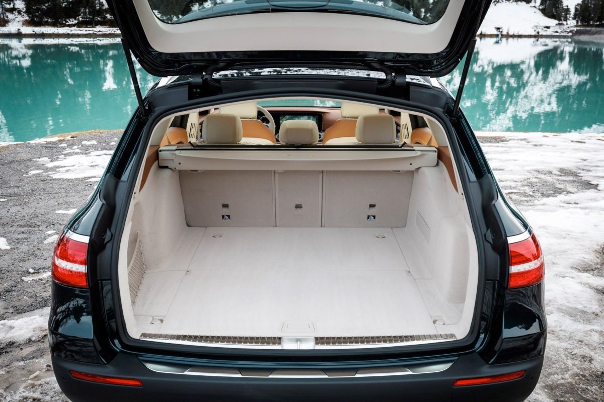 Мерседес е200 багажник