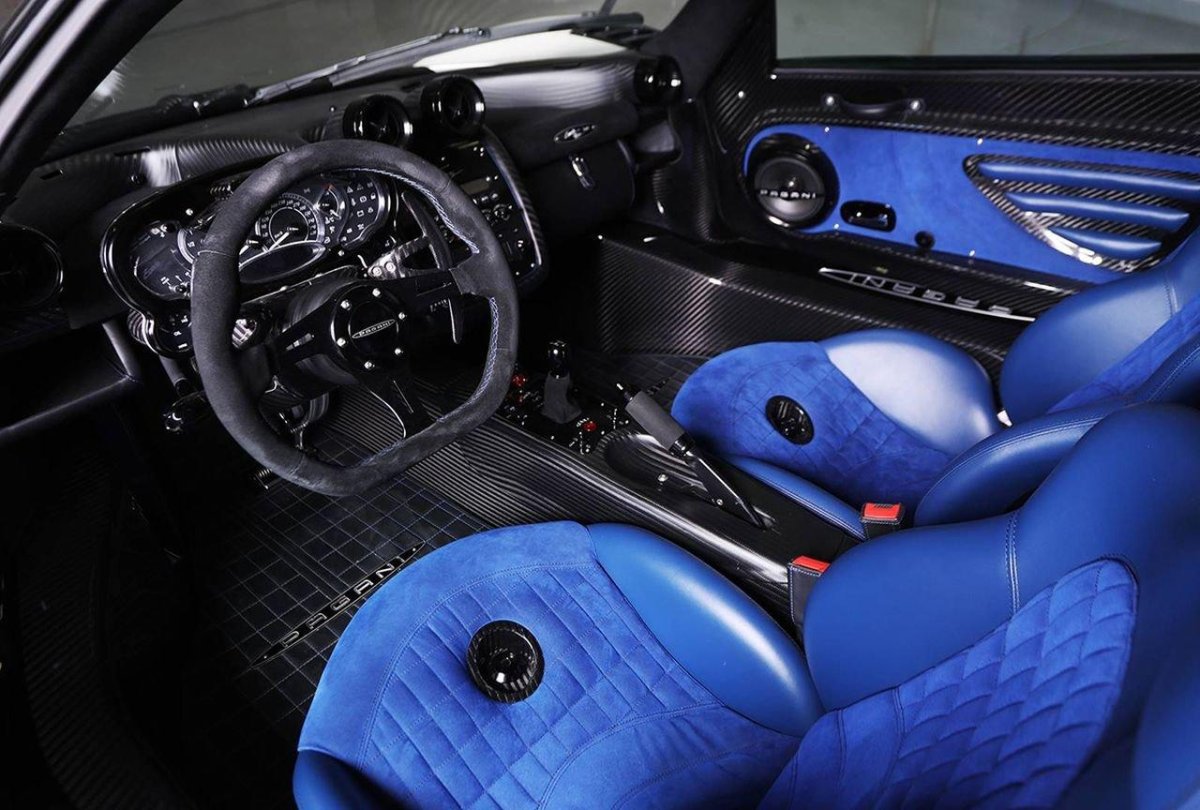 Pagani Zonda r салон
