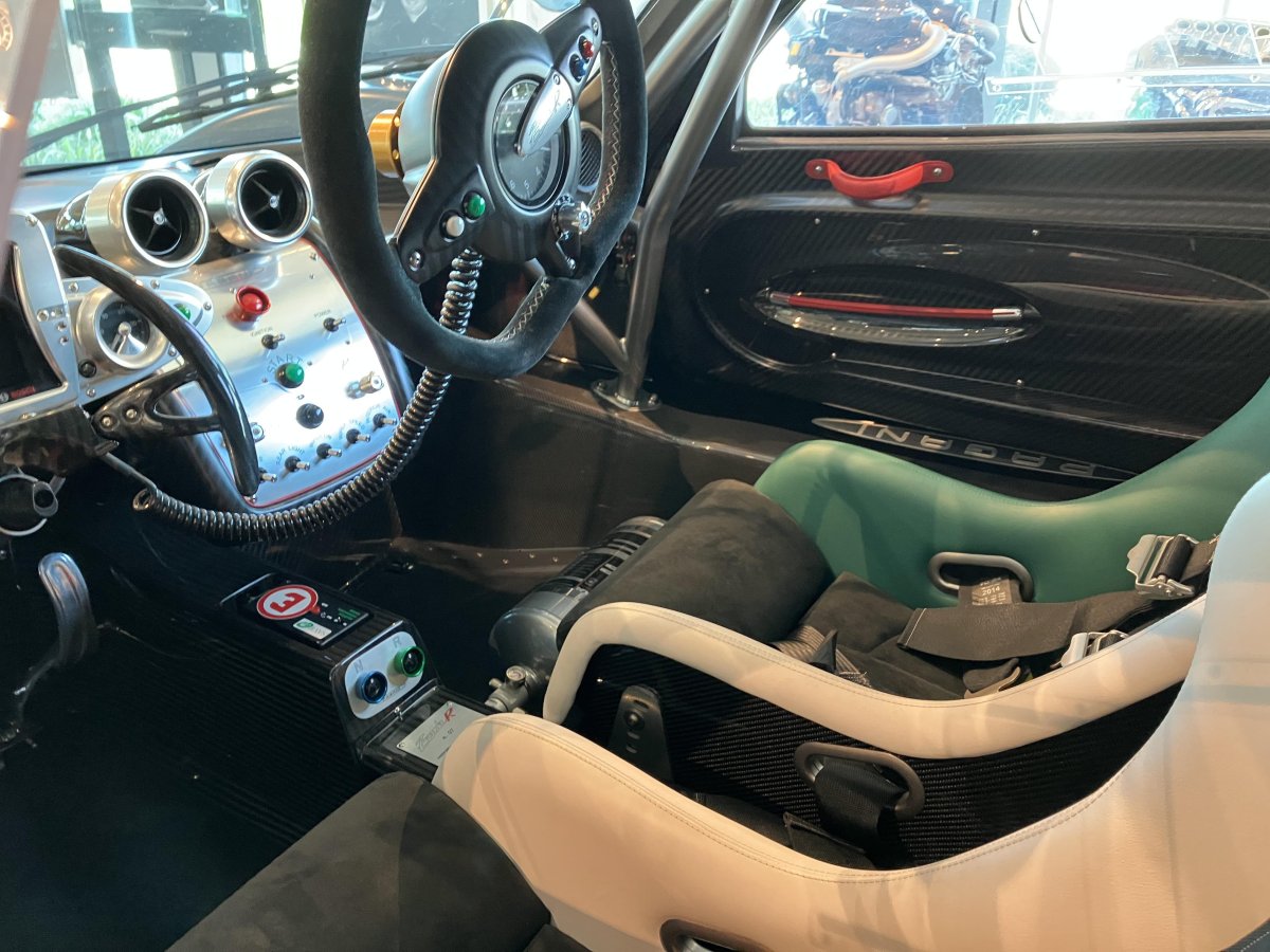 Pagani Zonda r Interior
