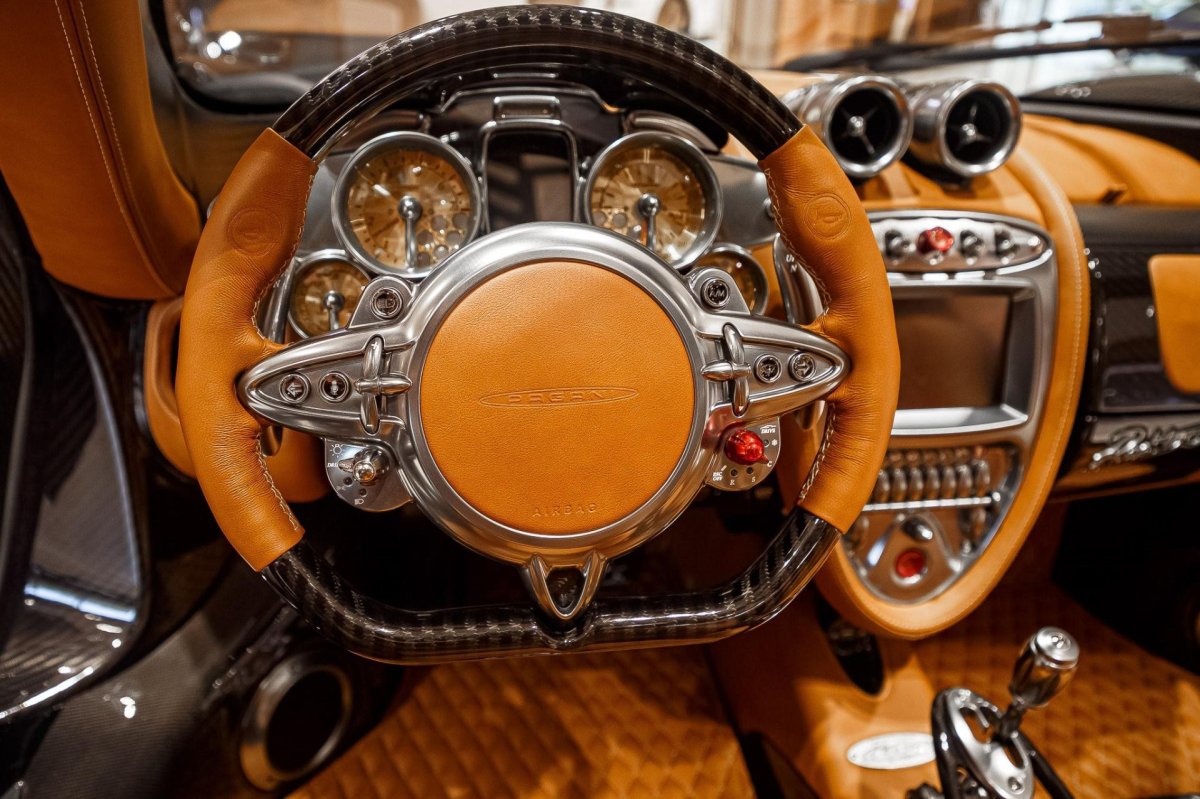 Pagani Huayra Roadster 2017