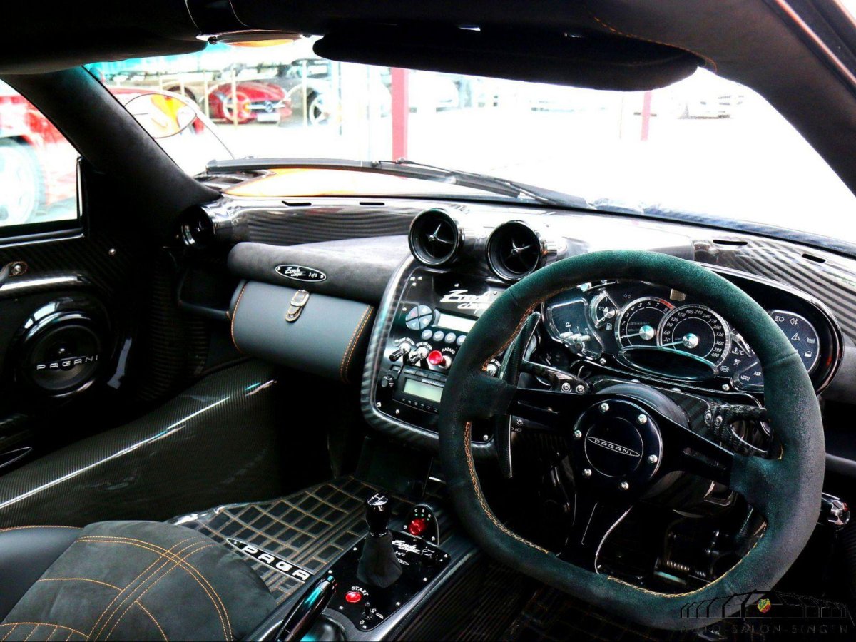 Pagani Zonda Cinque Roadster салон