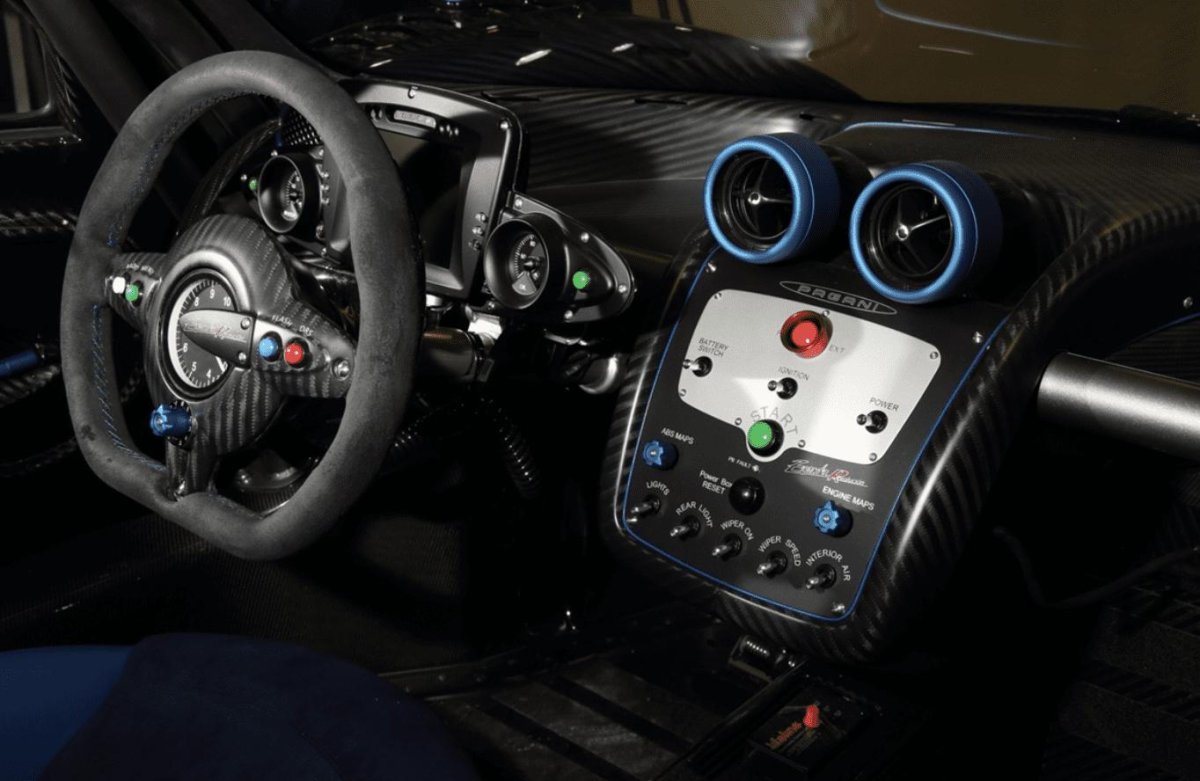 Pagani Zonda Revolucion салон