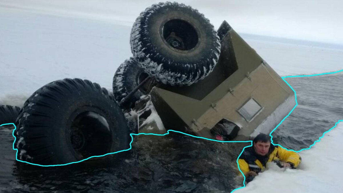 Каракат перевернулся на воде