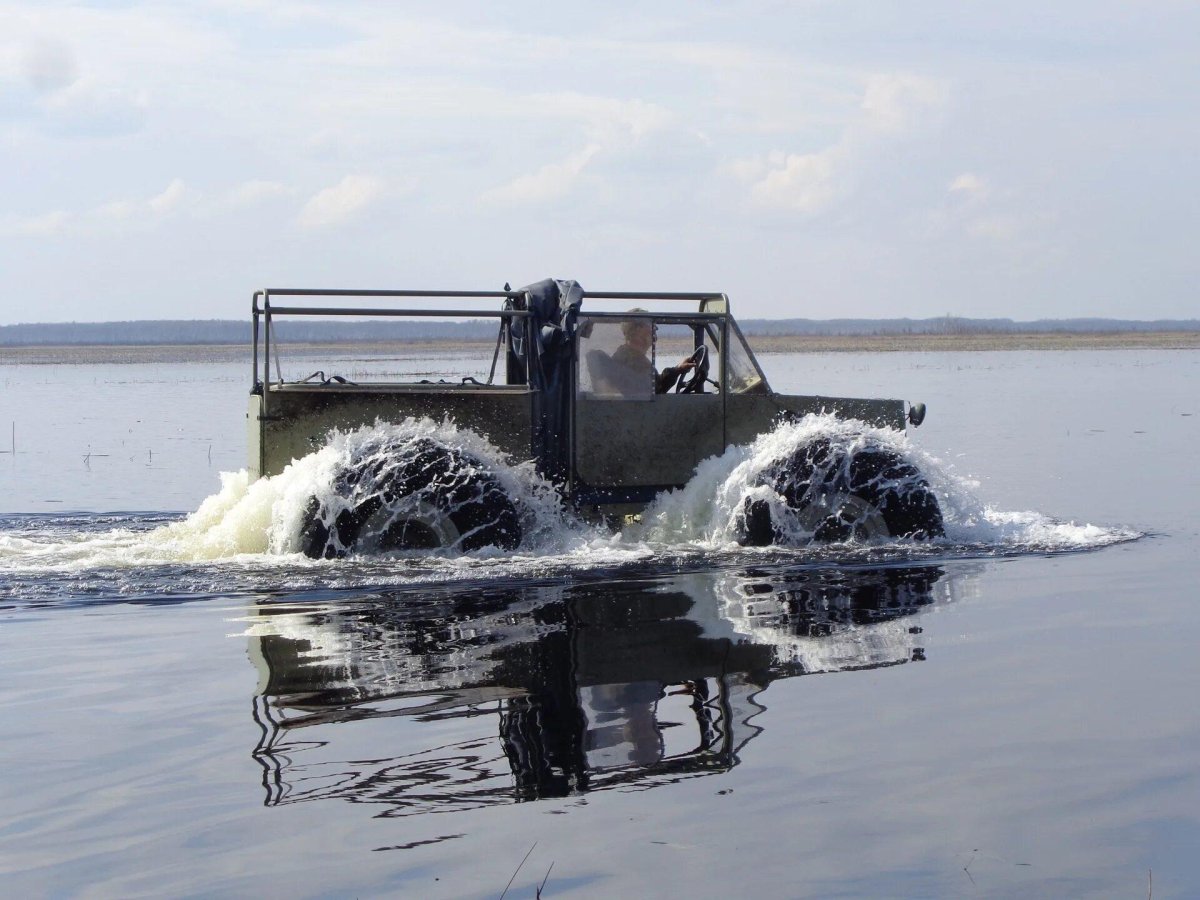 Вездеход-амфибия «Трэкол»