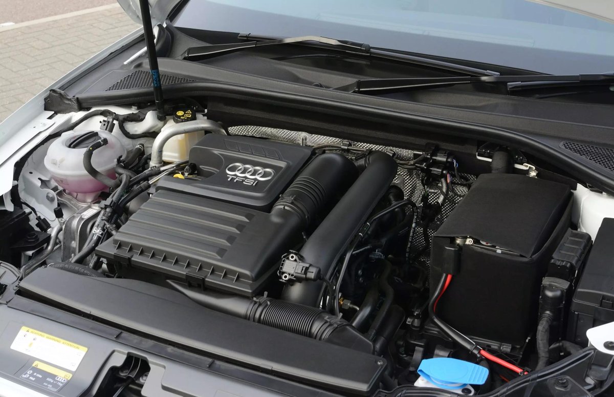 Моторный отсек Audi a3