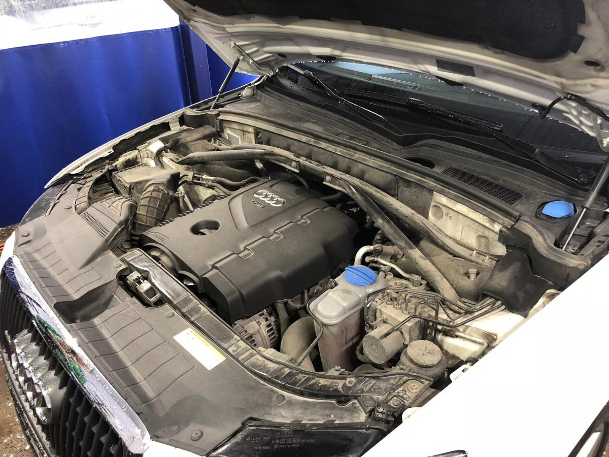 Audi q3 подкапотка