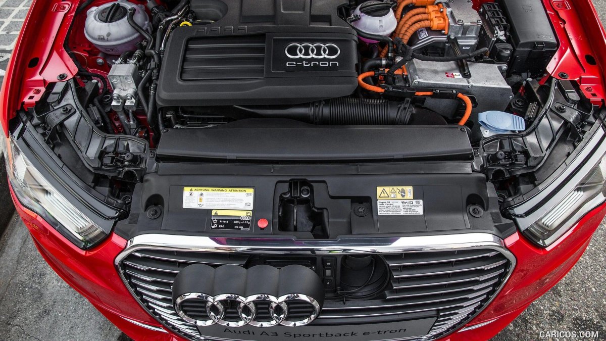 Моторный отсек Ауди а1