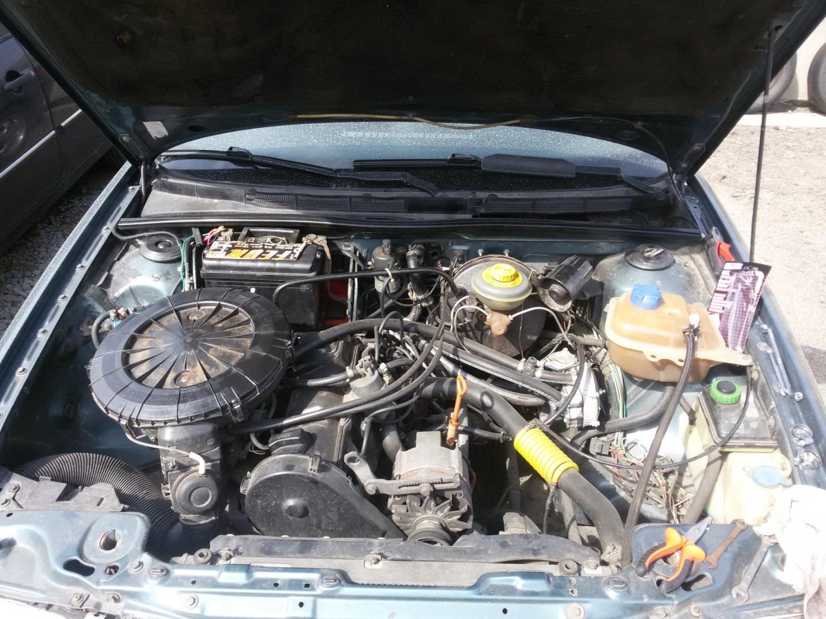 Audi 80 b3 подкапотка