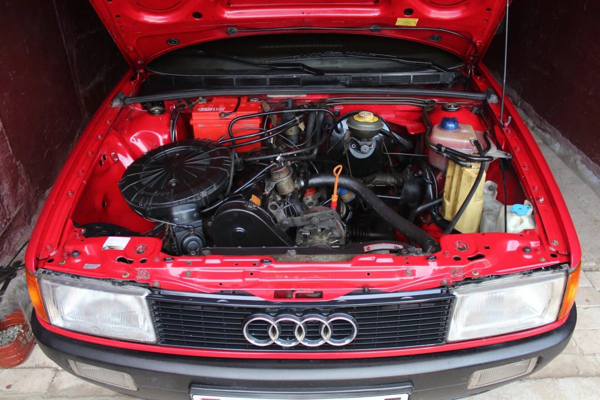 Audi 80 b3 подкапотка