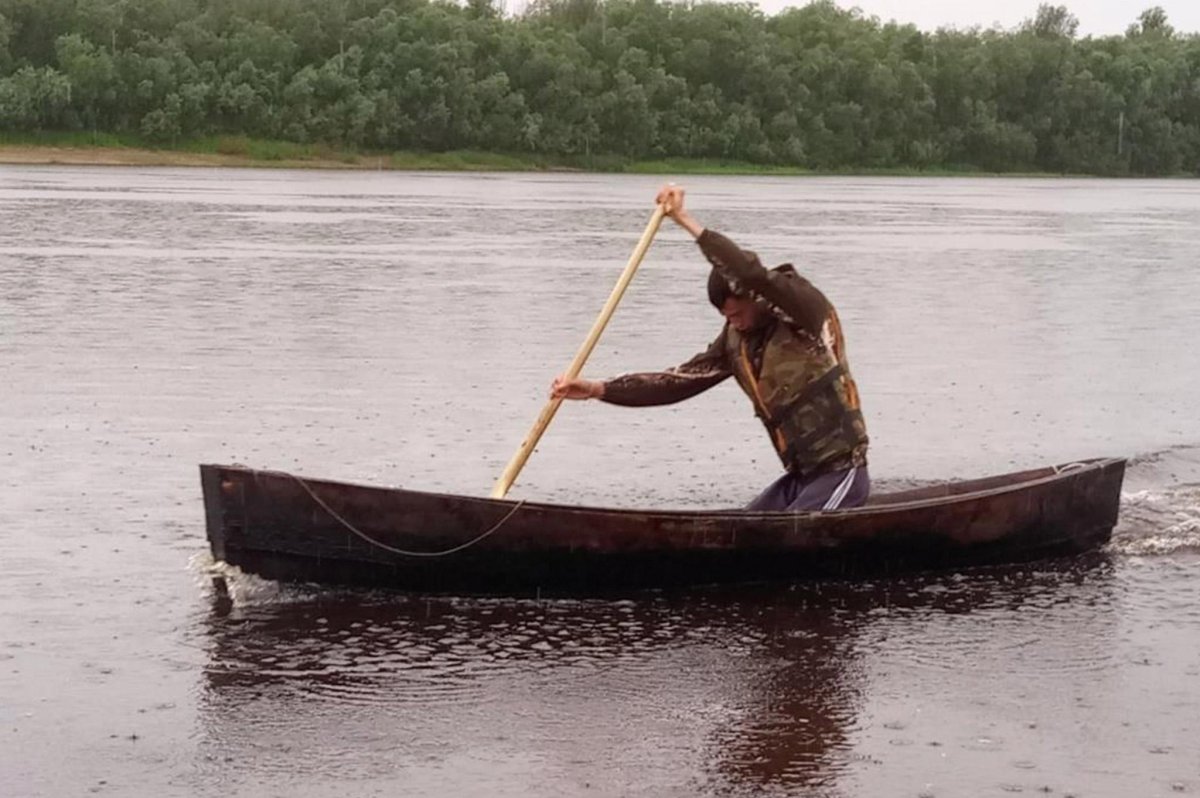 Рыбацкая лодка ненцев калданка