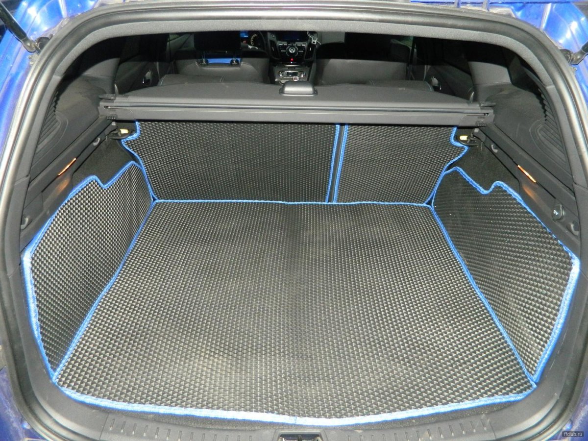 Ковер в багажник Форд фокус 2