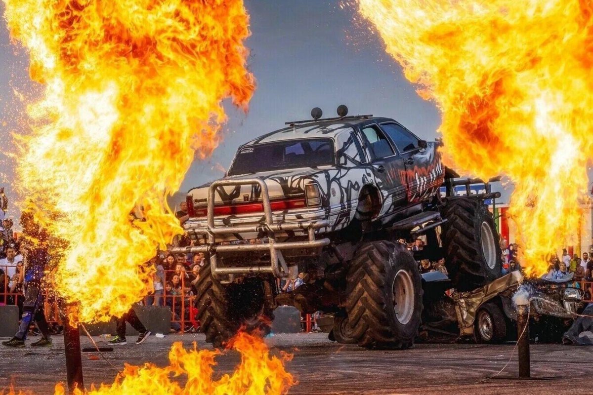 Сергей Кочерга шоу каскадеров