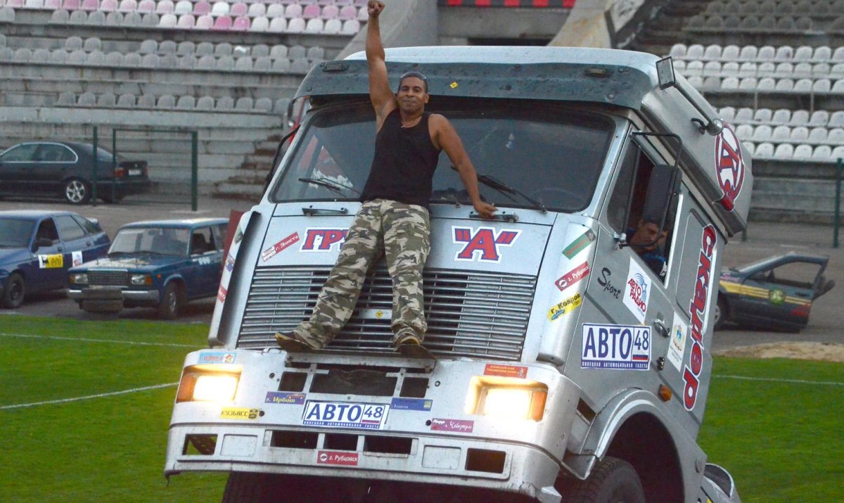 Сэм Селезнев шоу каскадеров