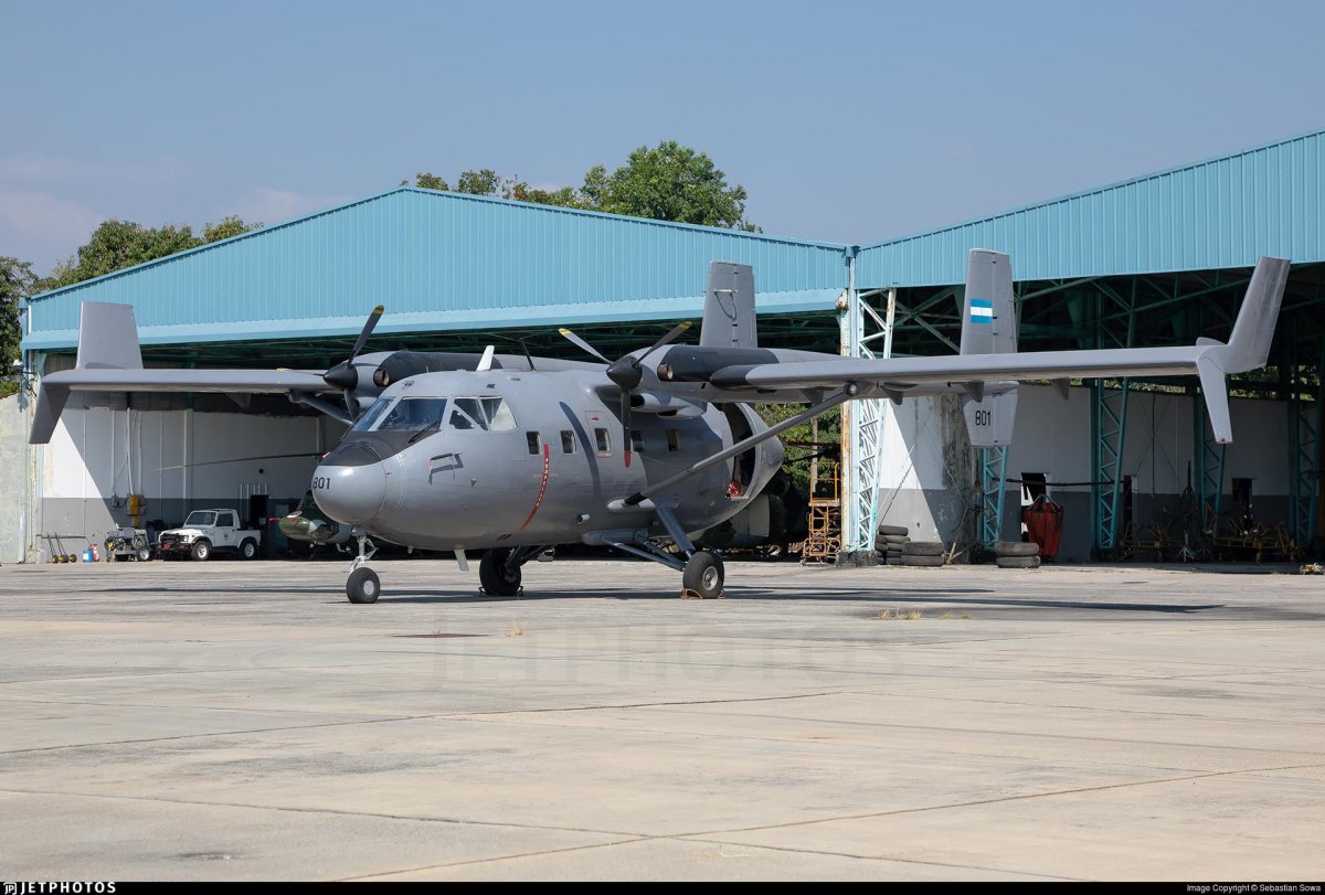 Arava самолет