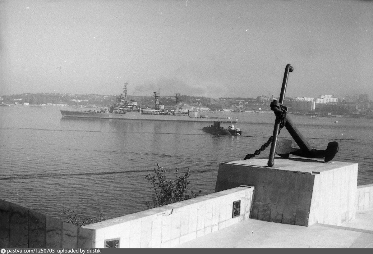 Крейсер Жданов Черноморского флота