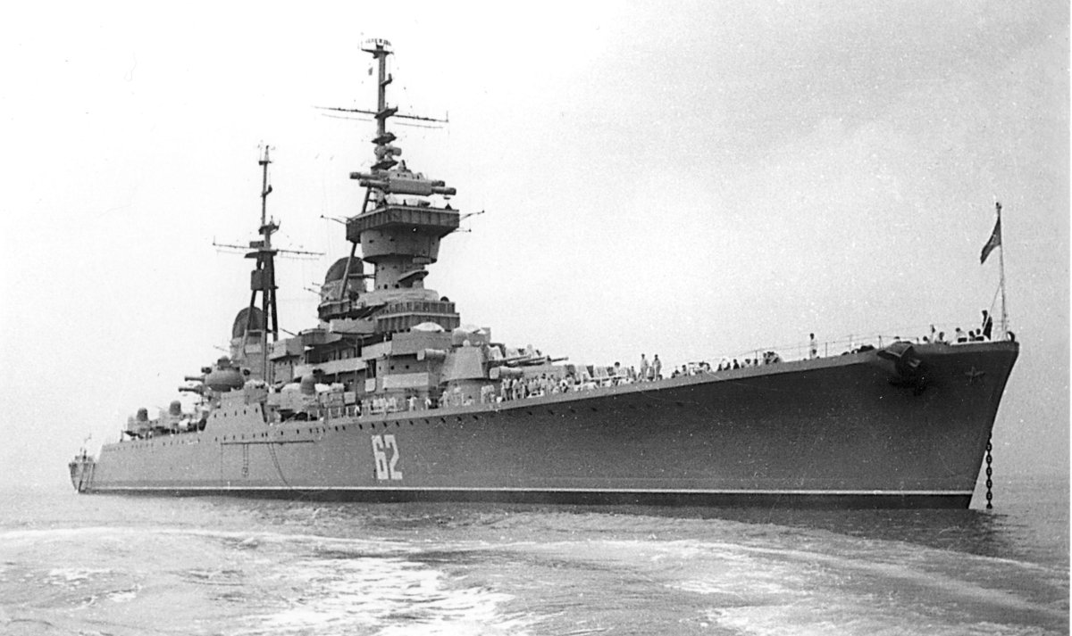 Крейсер Жданов экипаж