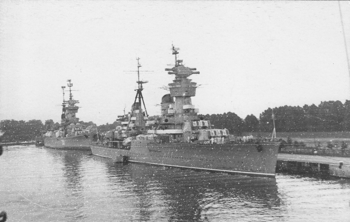 Крейсер комсомолец Балтийский флот