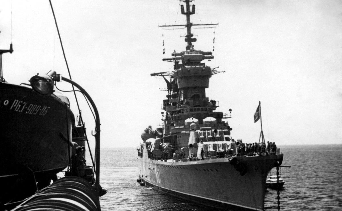 Крейсер Жданов 1980-1983