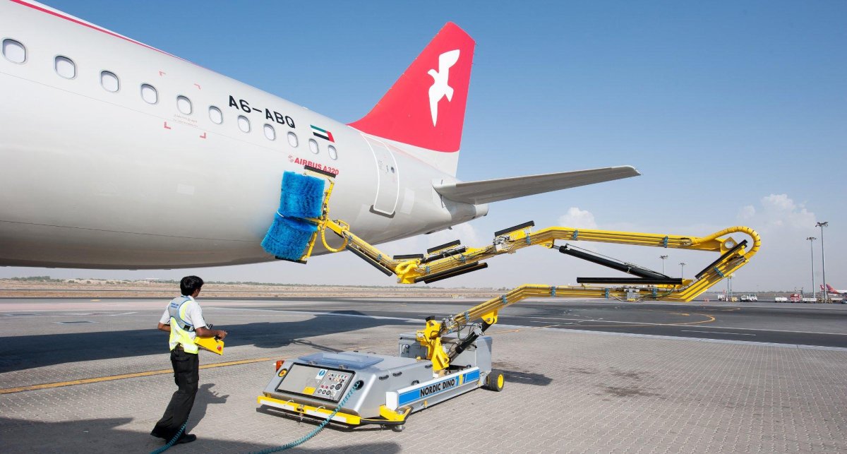 Мойка самолета