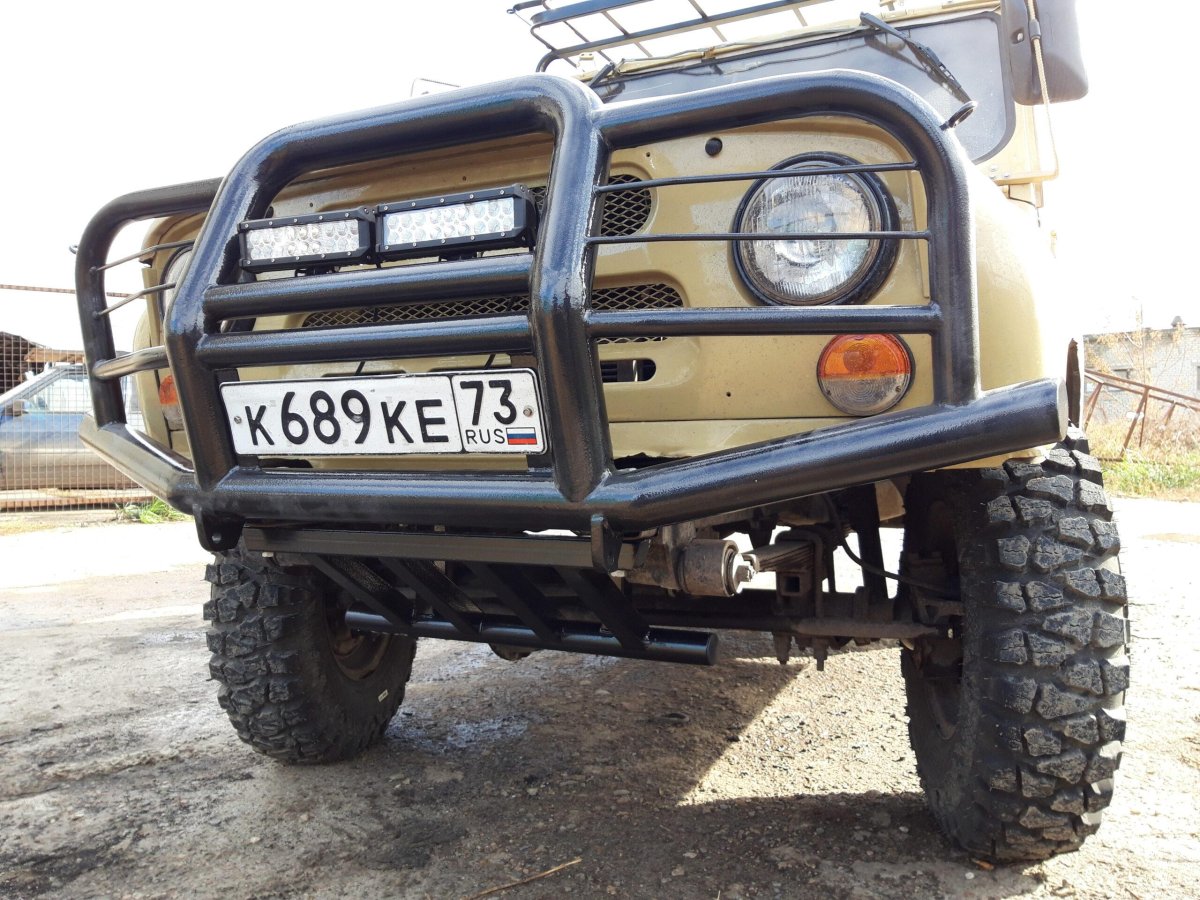Силовой бампер на УАЗ 469