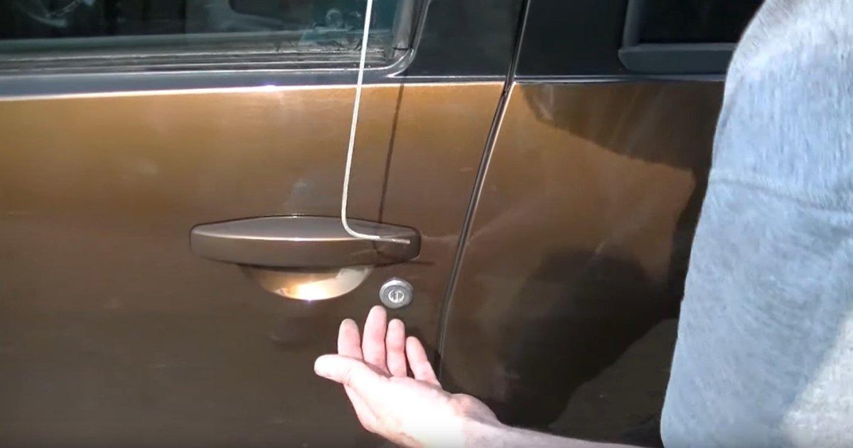 Как открыть Рено Логан без ключа