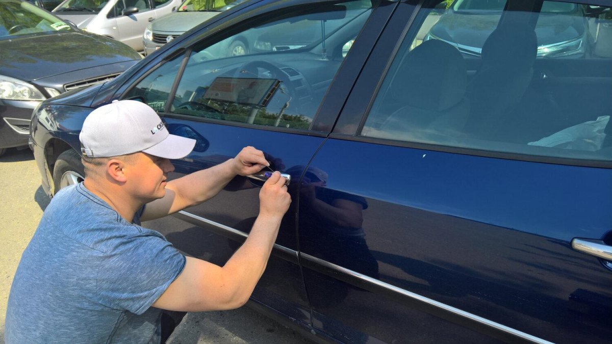 Вскрытие замков авто