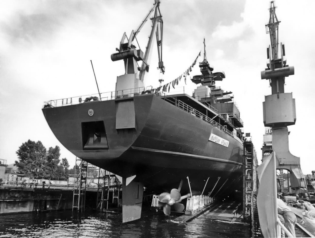 Корабль Крылов во Владивостоке