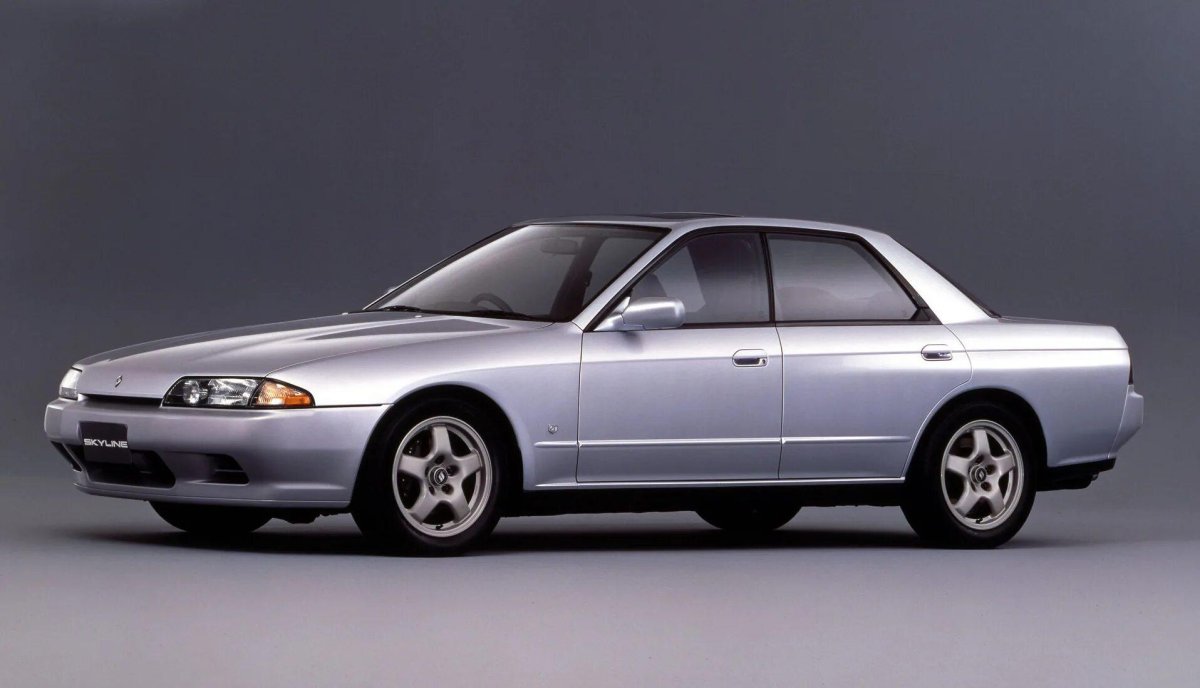 Nissan Skyline r32 sedan