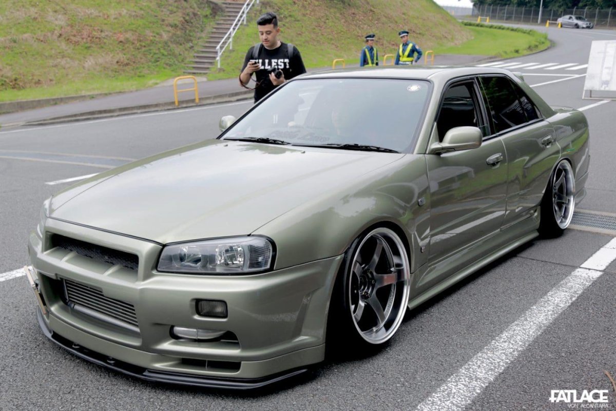 Nissan Skyline er34