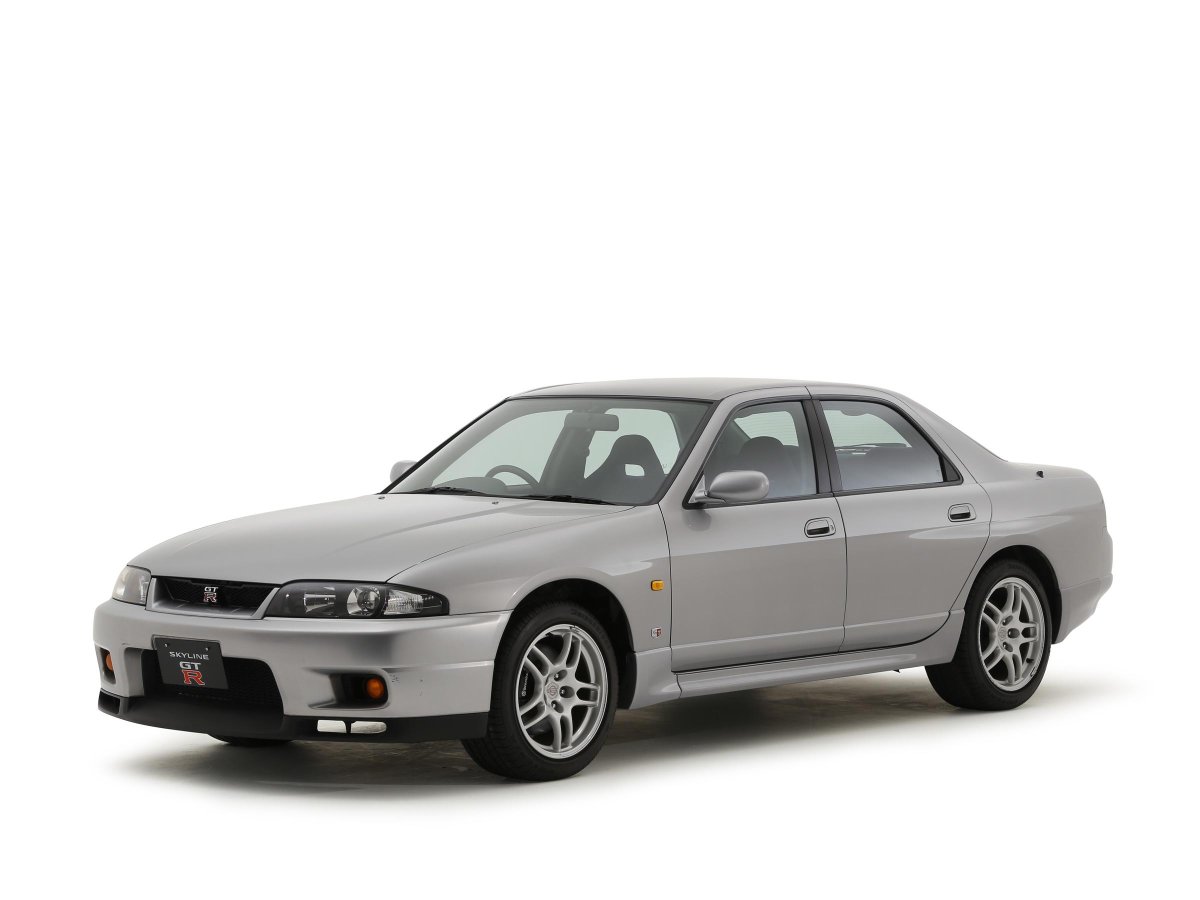 Nissan Skyline r33 sedan