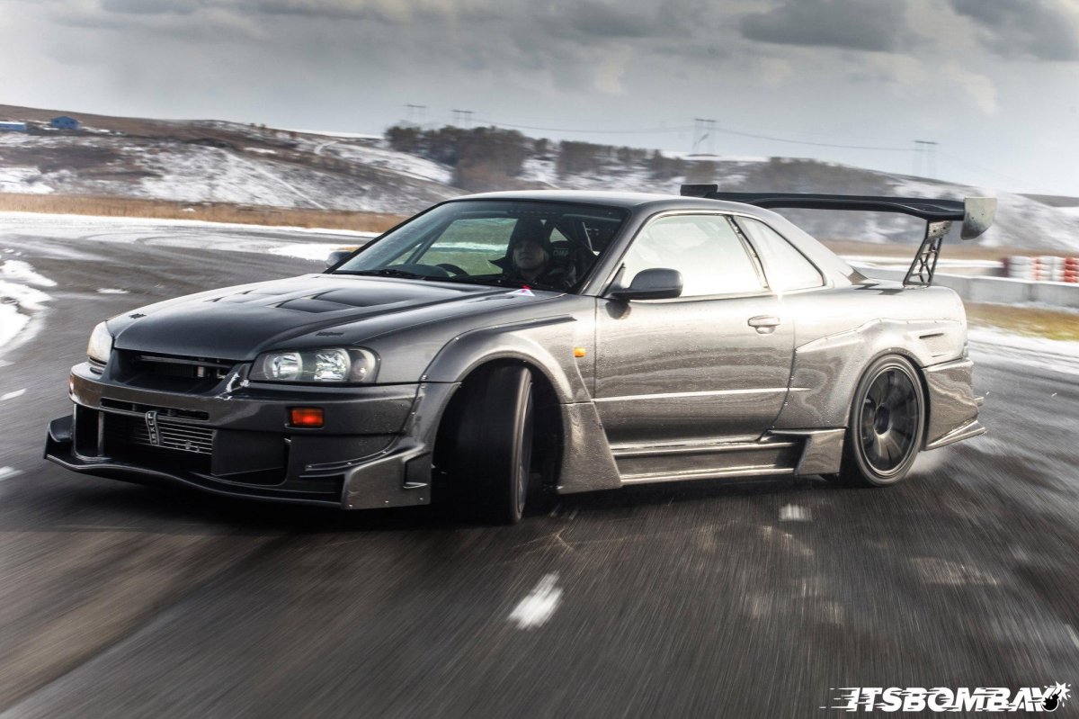 Nissan Skyline er34 Uras