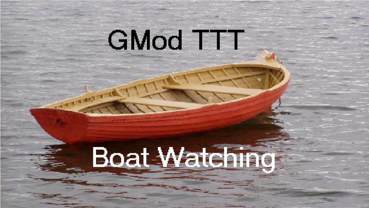 Лодка деревянная на воде