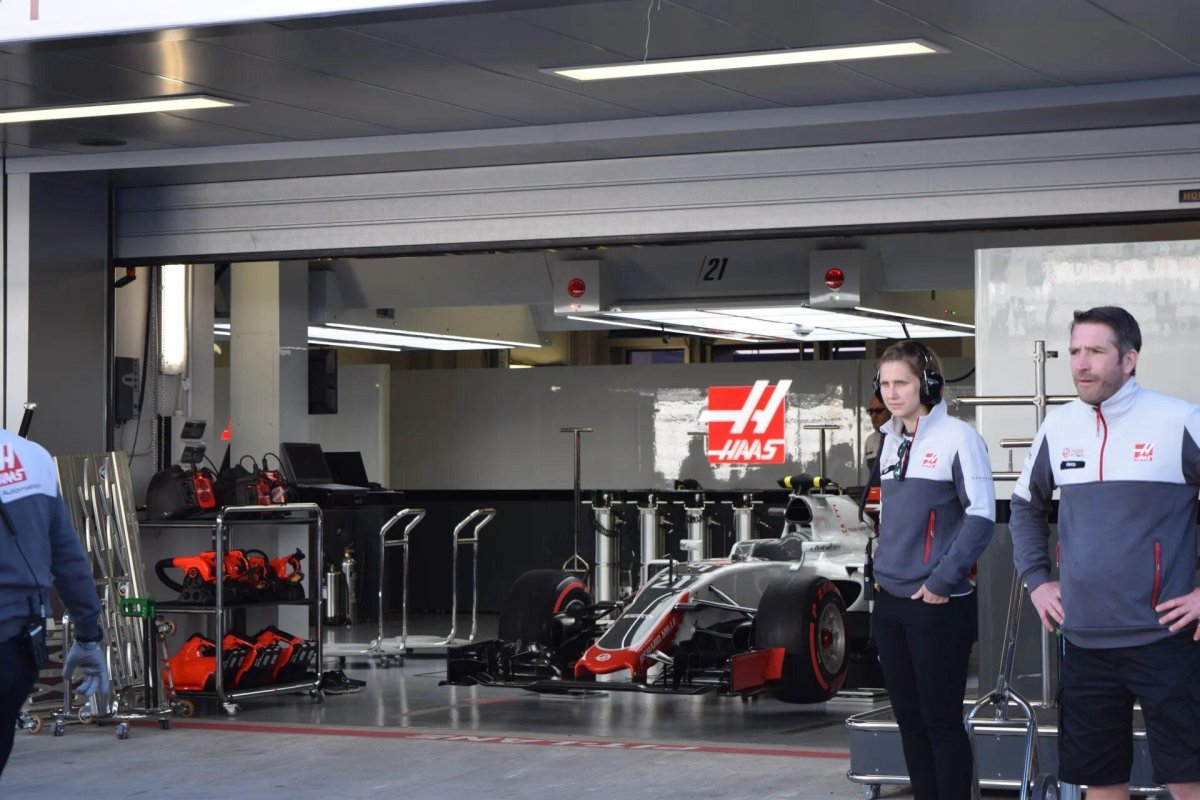 Гараж формулы 1