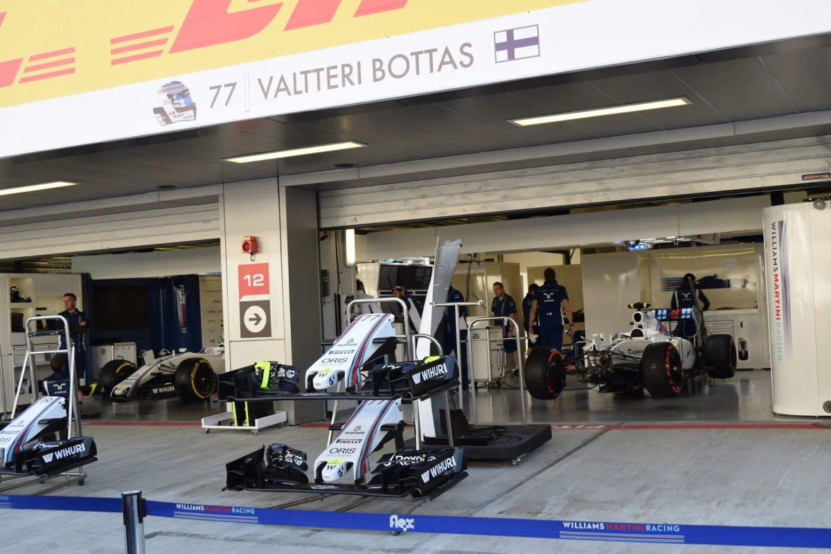 Питлейн боксы