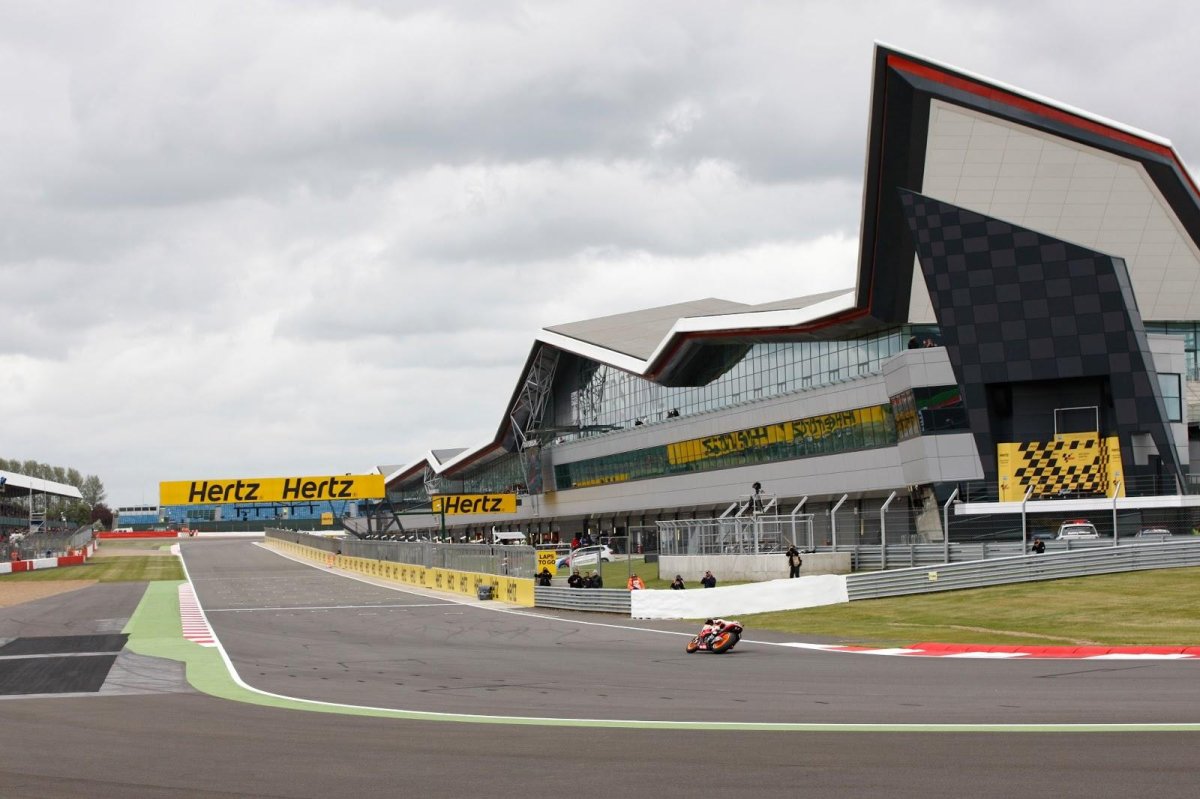 Пит Лейн на гоночной трассе