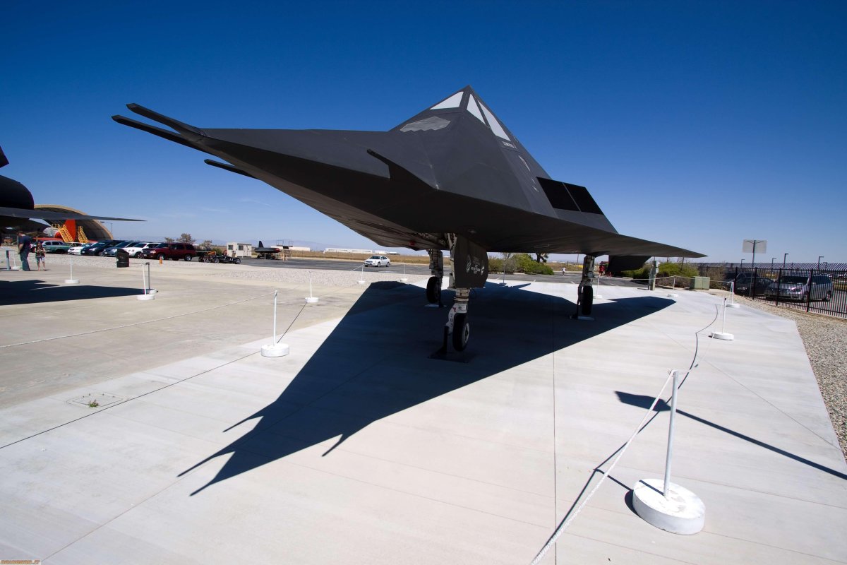 Самолет стелс f-117