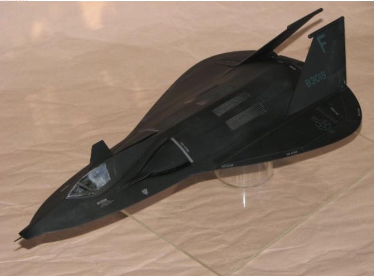 Самолет f-19 Stealth Fighter