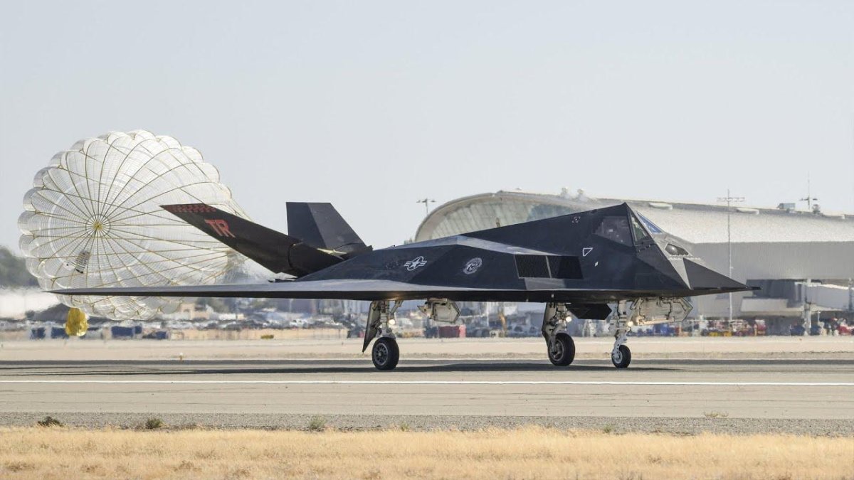 F-117 Nighthawk