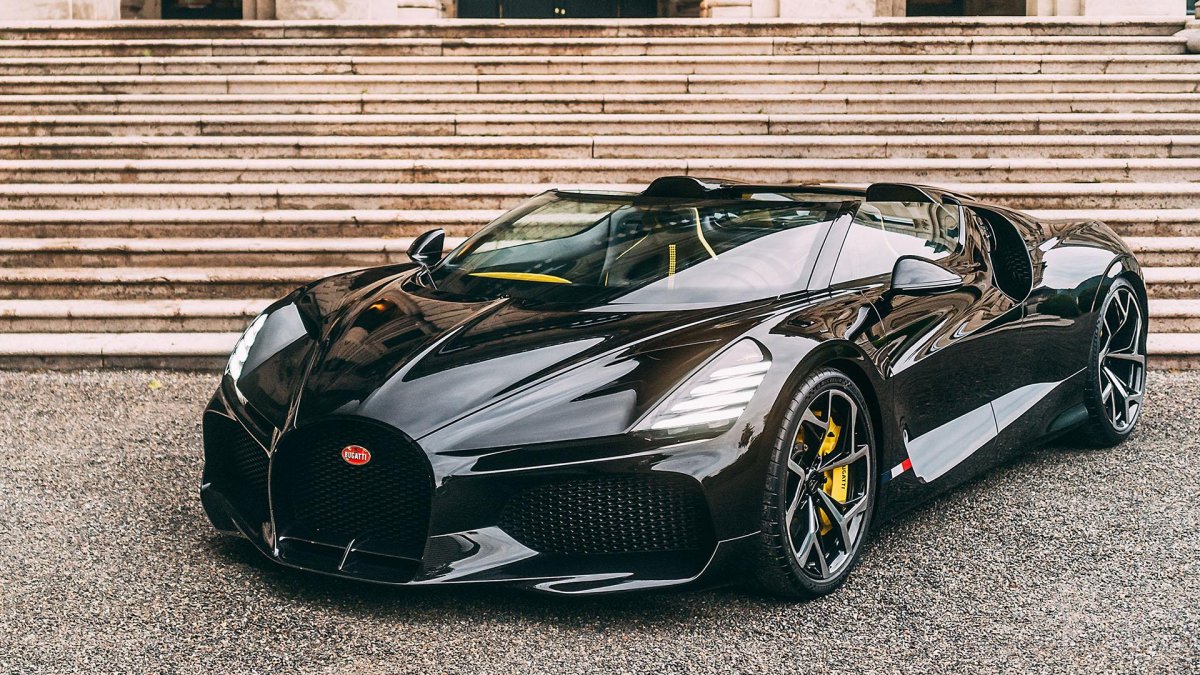 Бугатти родстер 2022