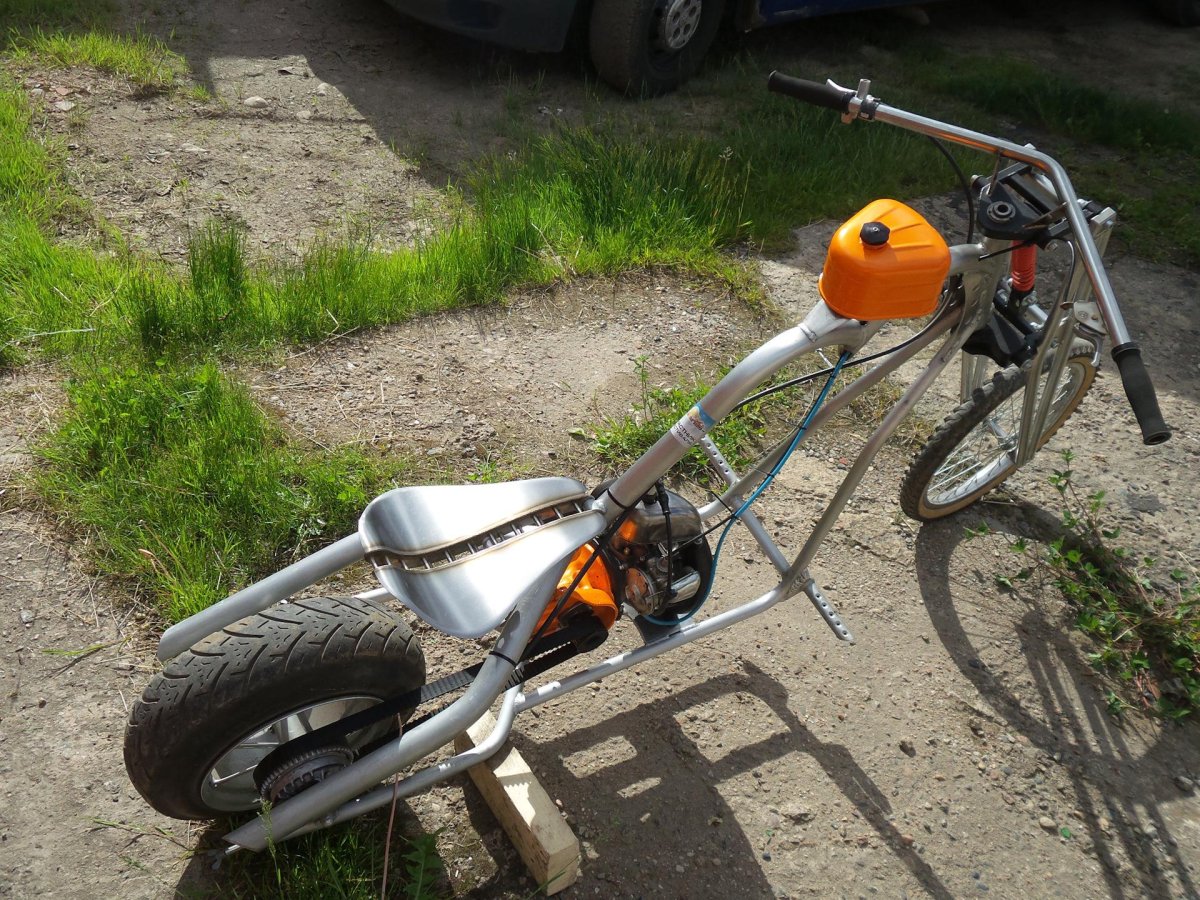 Мопед с мотором бензопилы Урал