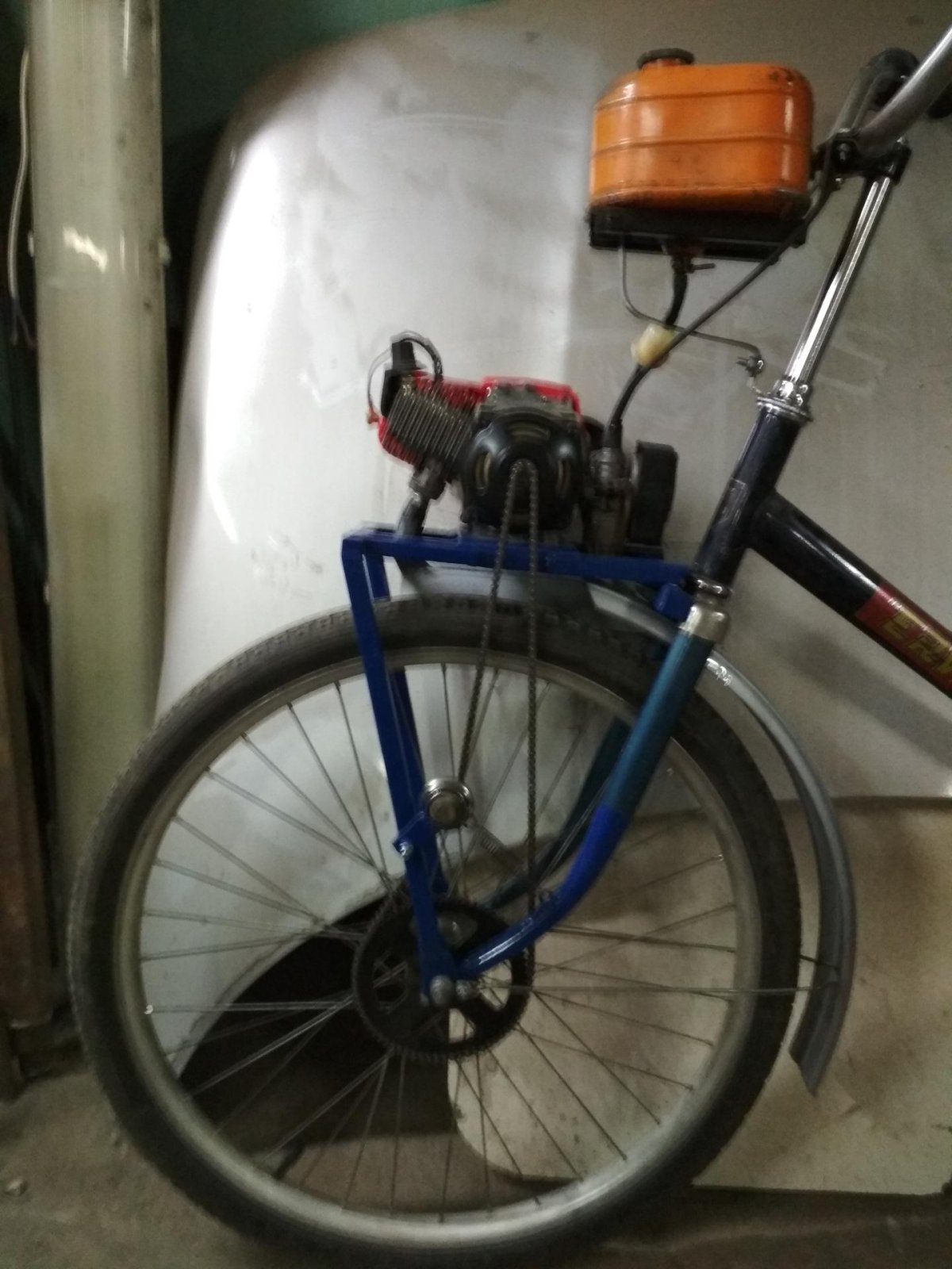 Велосипед с мотором бензиновый