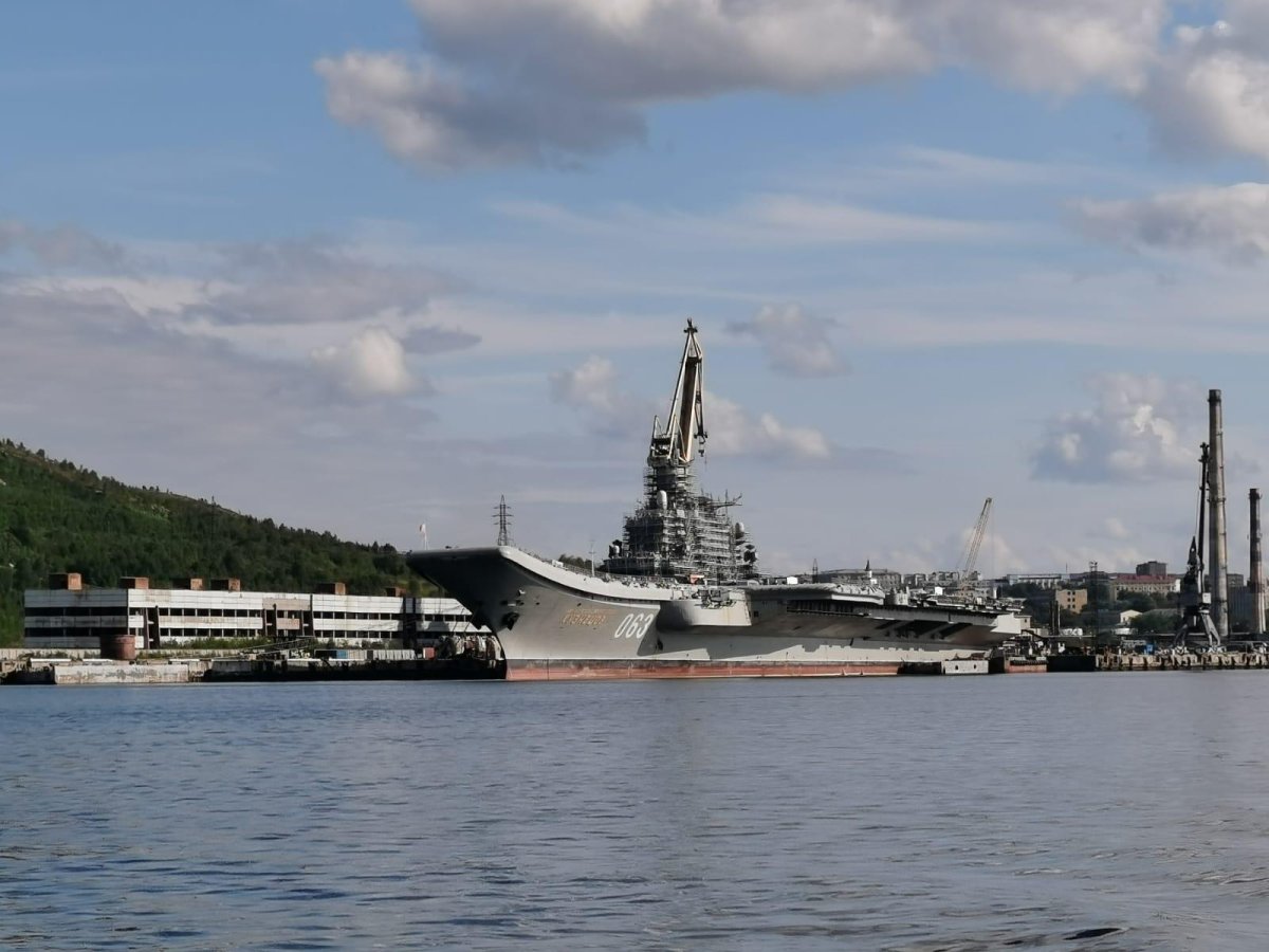 Мурманск Кузнецов док