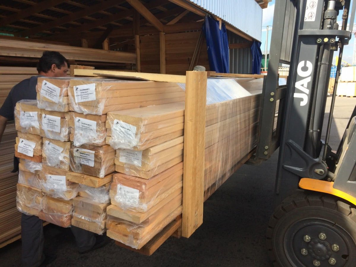 Погрузка пиломатериалов